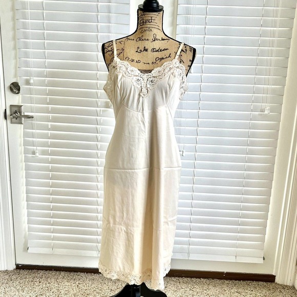 Vtg Vanity Fair 70s Size 36 Ivory Beige Tricot Nylon Full Slip Dress Lace Nighty